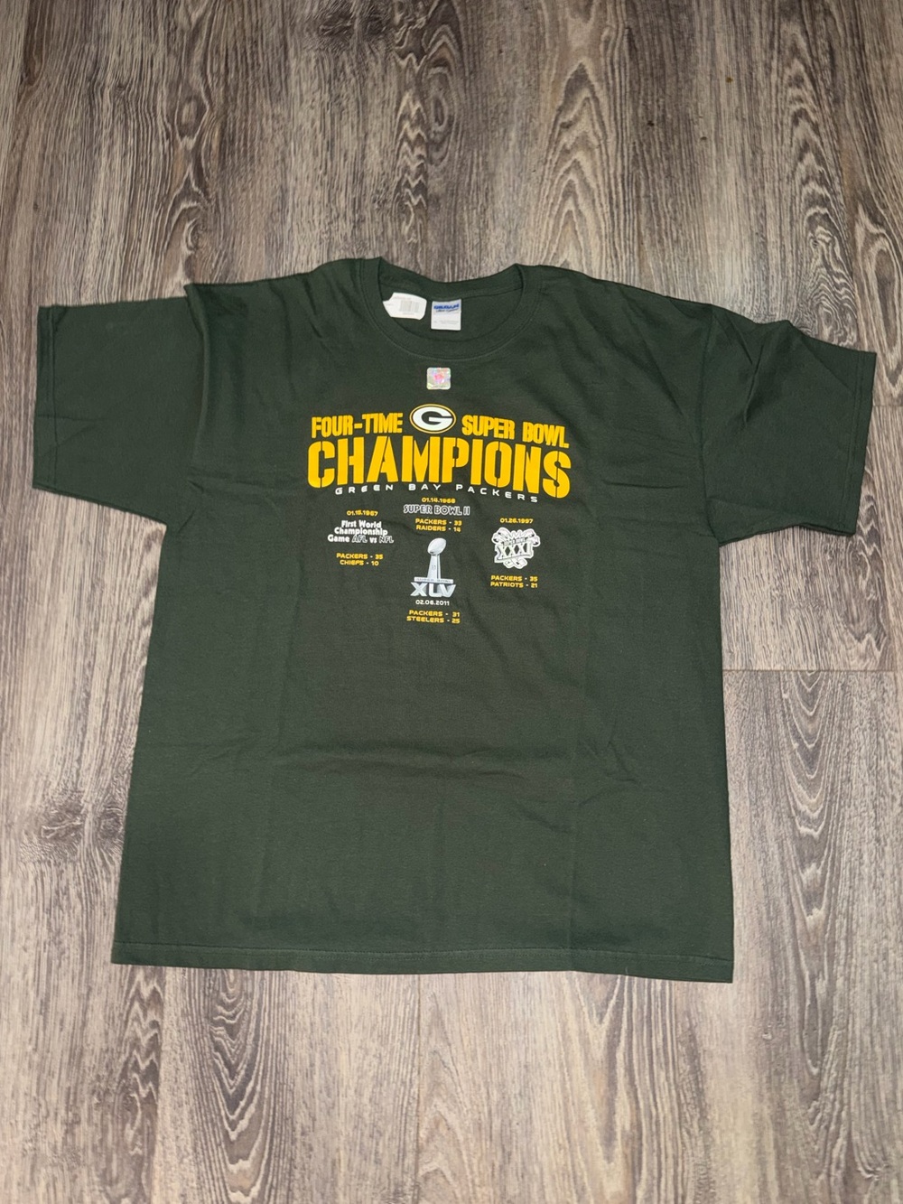 Green Bay Packers Super Bowl Champions green T-shirt Size XL